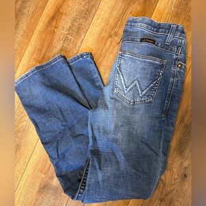 Women’s wrangler Blue Denim Jeans size 11-32. Western